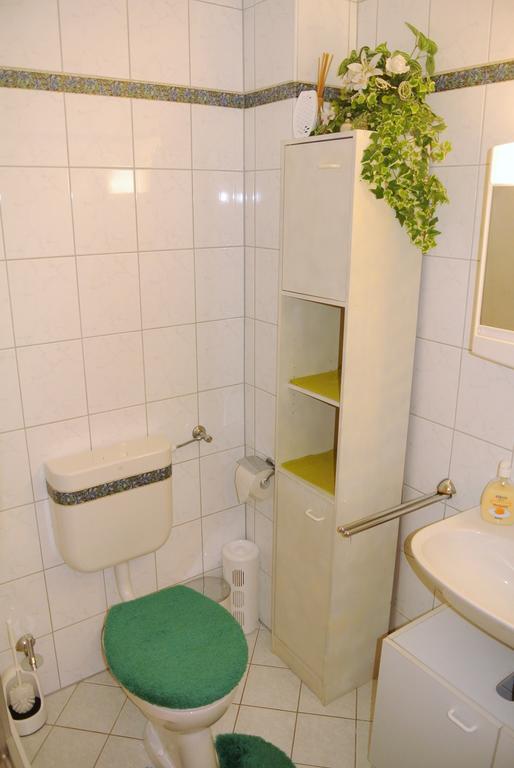 Haus Am Waldrand - Ferienwohnung Augustin 格拉芬瑙 外观 照片